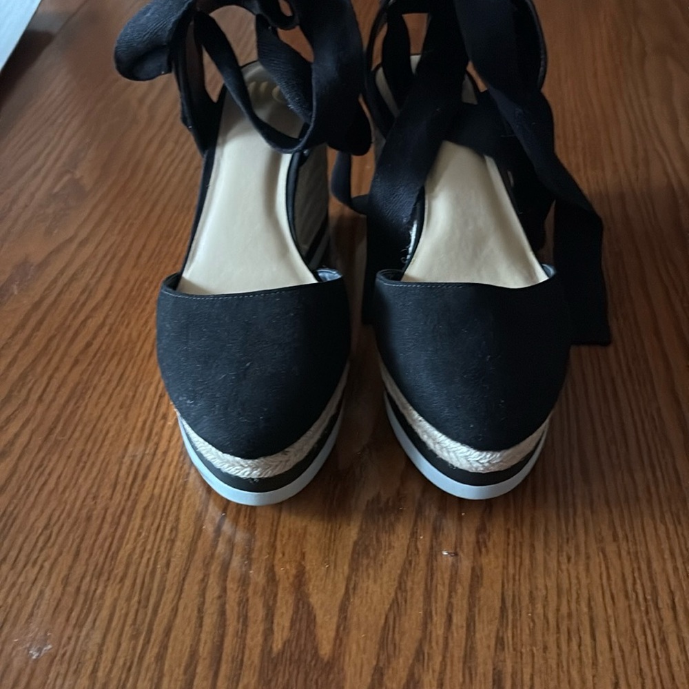 Chic Black Espadrille Wedges